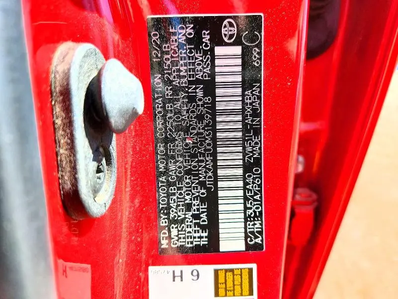 2021 TOYOTA PRIUS XLE  