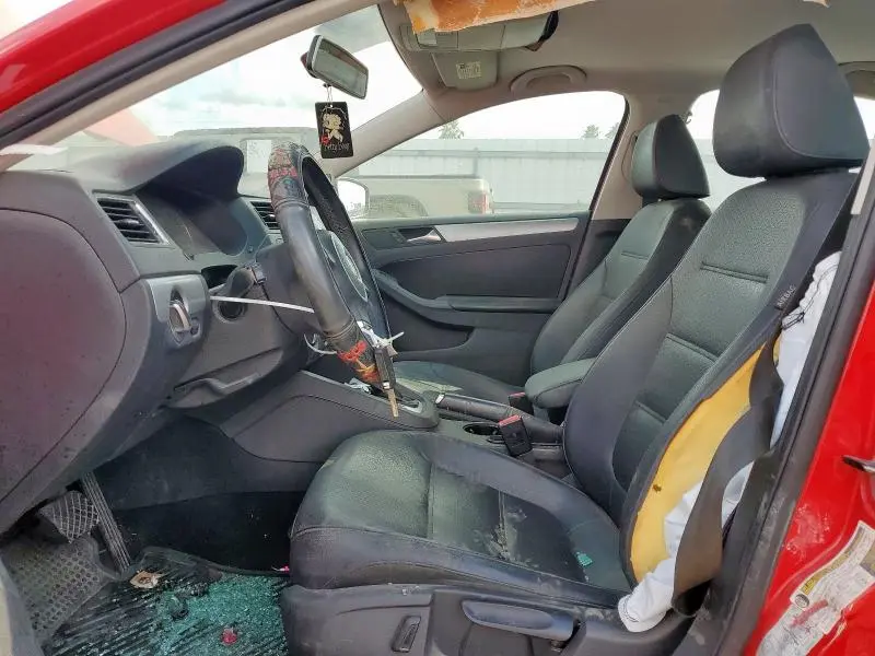 2013 VOLKSWAGEN JETTA SE  