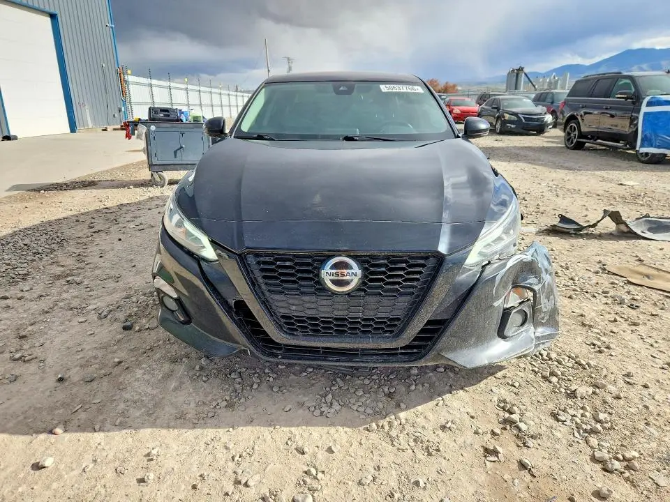 2022 NISSAN ALTIMA SR  