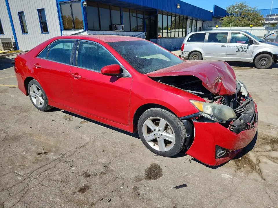 2013 TOYOTA CAMRY SE  