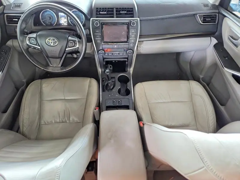 2016 TOYOTA CAMRY XLE  