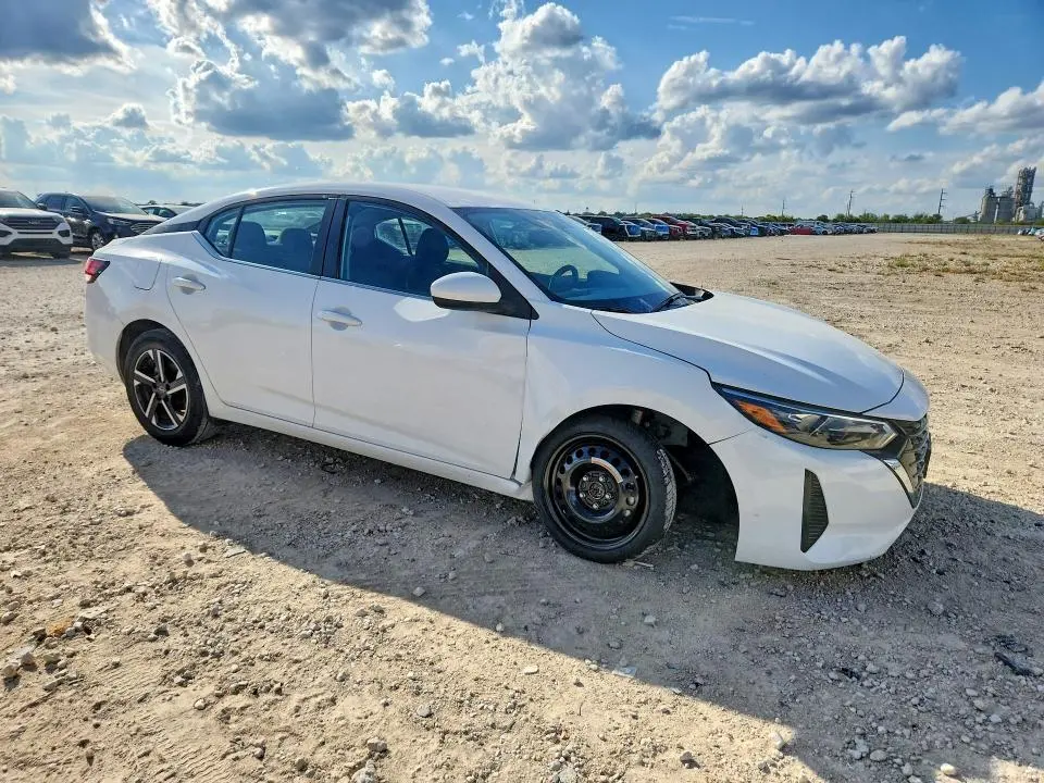 2025 NISSAN SENTRA SV  