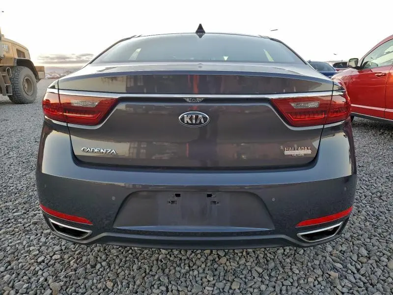 2018 KIA CADENZA LUXURY  