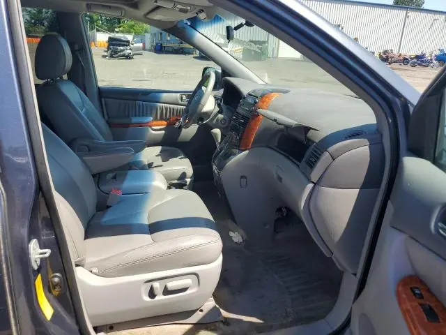 2010 TOYOTA SIENNA XLE