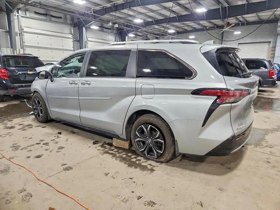 2025 TOYOTA SIENNA PLATINUM 7-PASSENGER  