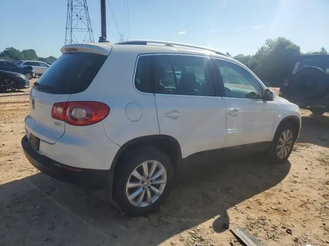 2011 VOLKSWAGEN TIGUAN S  