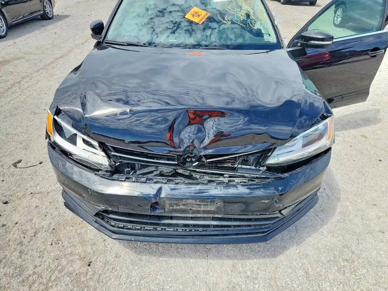 2016 VOLKSWAGEN JETTA SE  