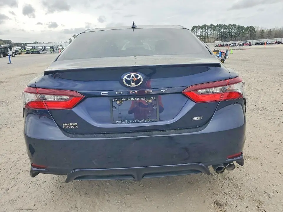 2021 TOYOTA CAMRY SE  