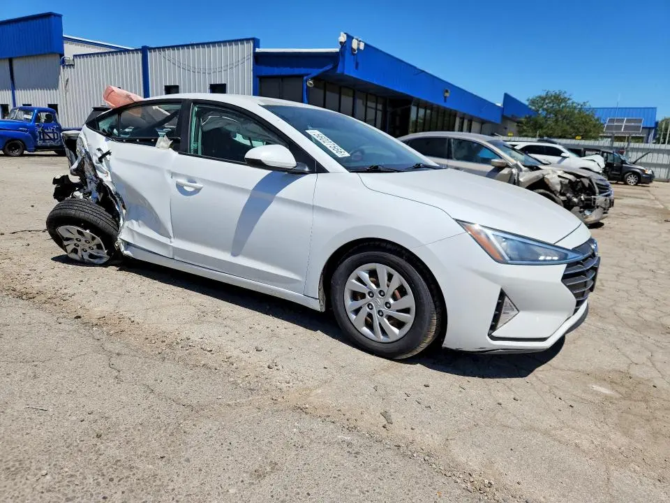 2019 HYUNDAI ELANTRA SE  