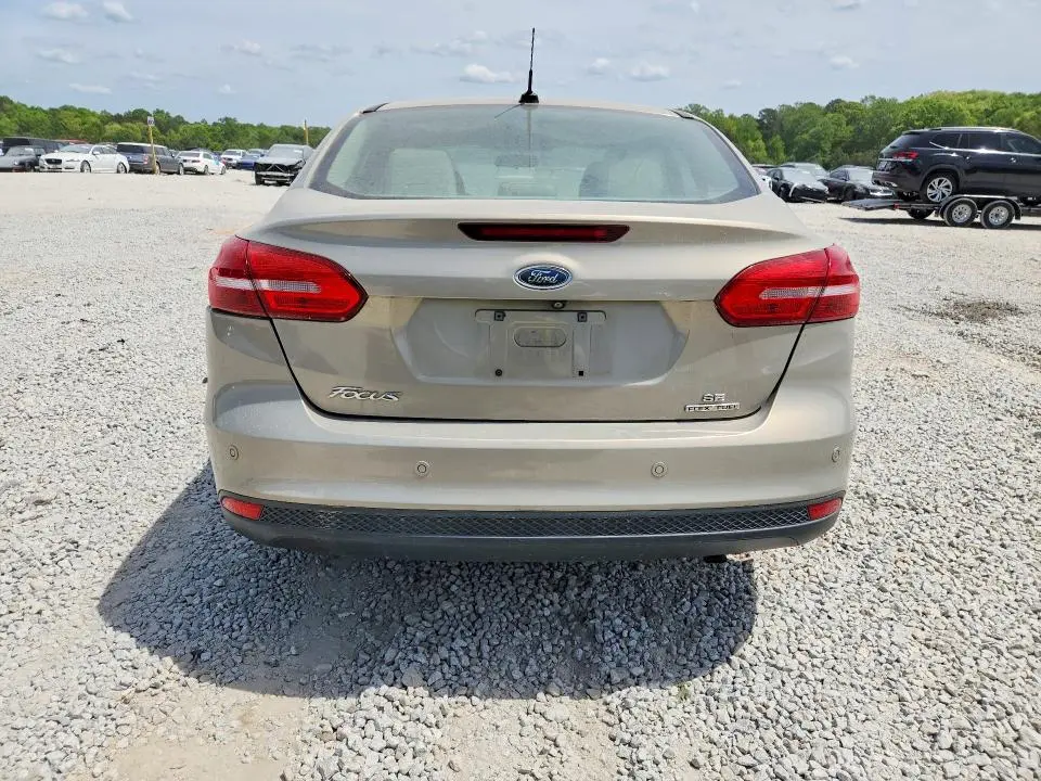 2016 FORD FOCUS SE  