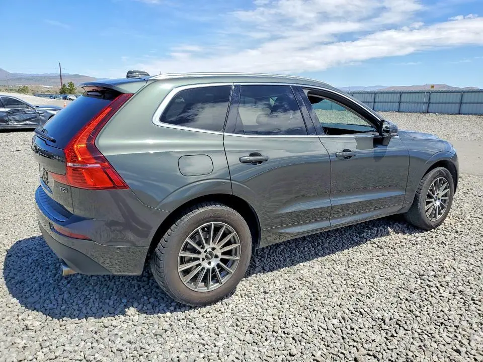 2018 VOLVO XC60 T5 MOMENTUM  