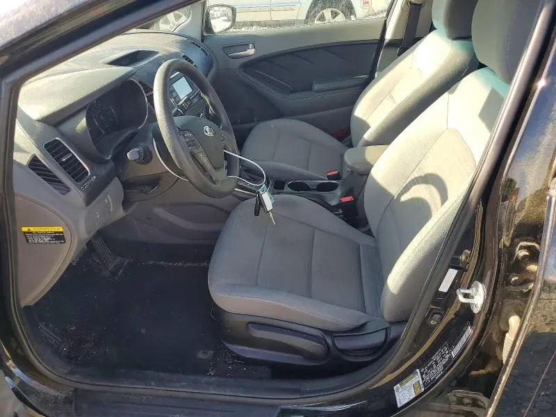 2017 KIA FORTE LX  