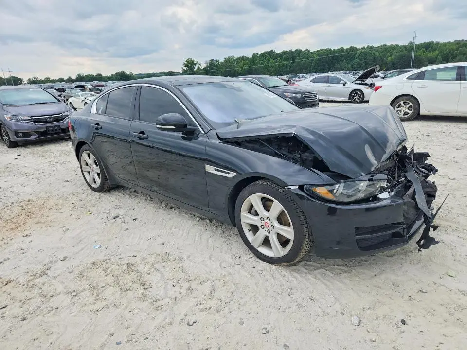 2017 JAGUAR XE PREMIUM  