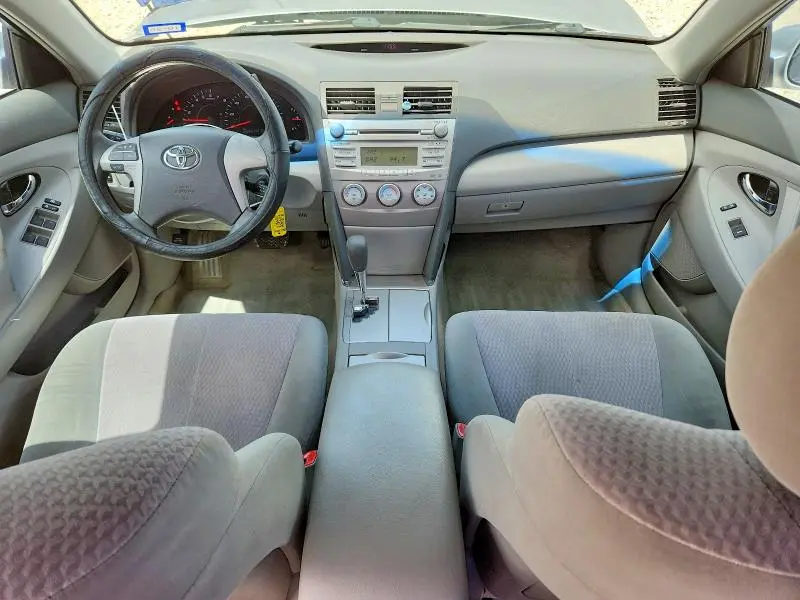 2010 TOYOTA CAMRY LE  