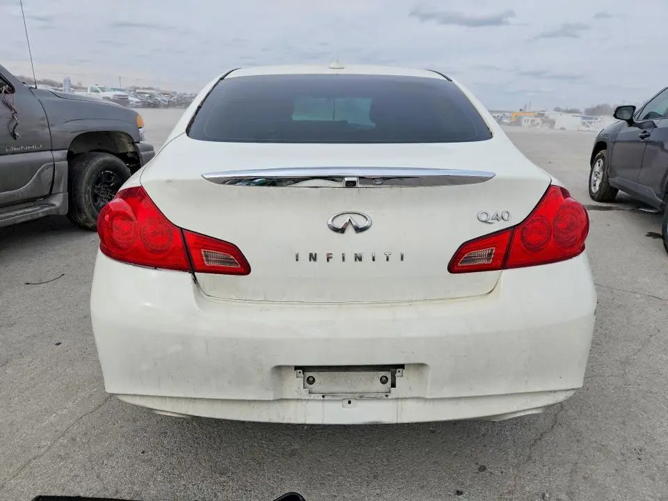 2015 INFINITI Q40   