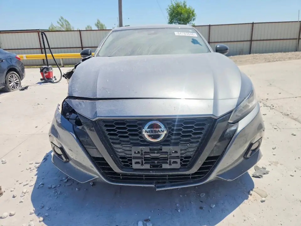2022 NISSAN ALTIMA SR  