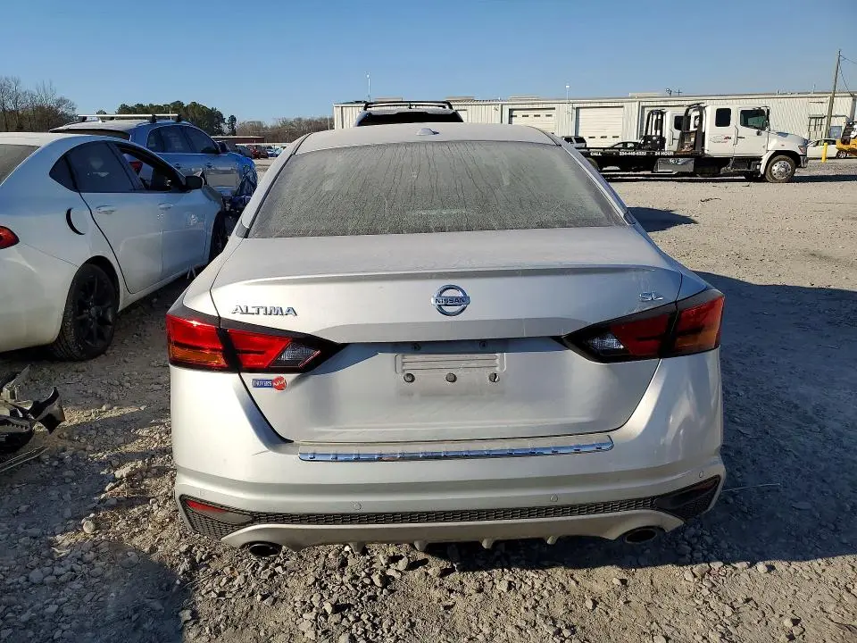2022 NISSAN ALTIMA SL  