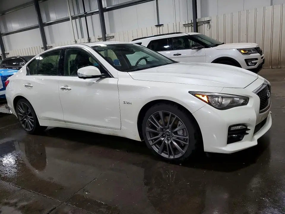 2016 INFINITI Q50 RED SPORT 400  