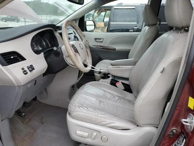 2011 TOYOTA SIENNA XLE  