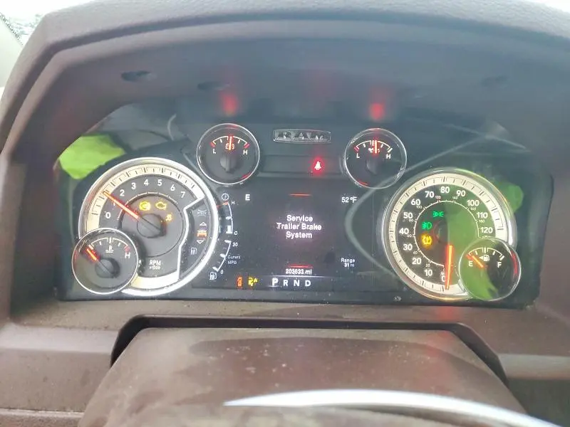 2016 RAM 1500 SLT  