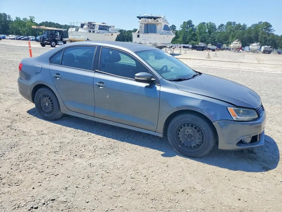 2012 VOLKSWAGEN JETTA SE  
