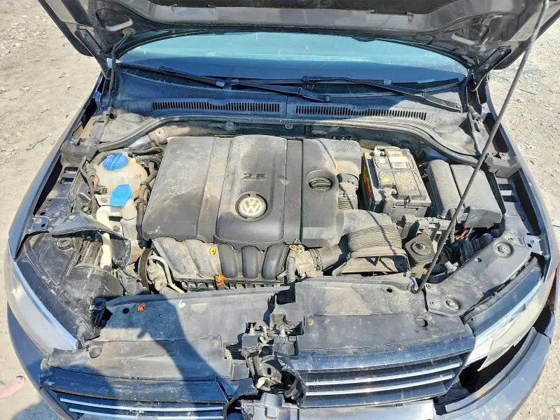 2013 VOLKSWAGEN JETTA SE  