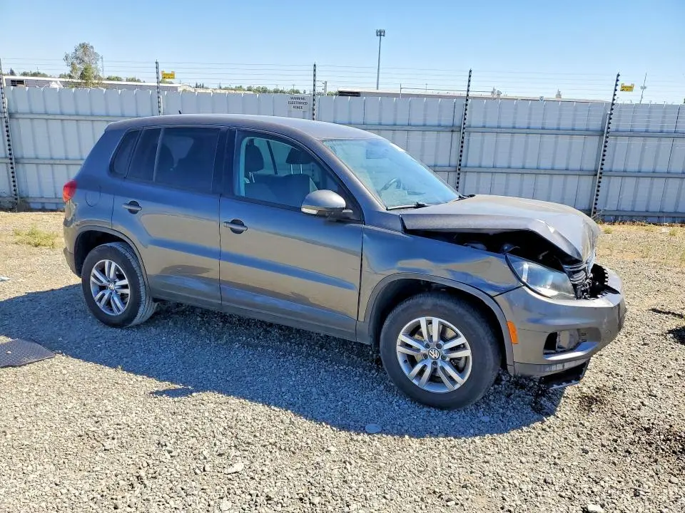 2014 VOLKSWAGEN TIGUAN S  