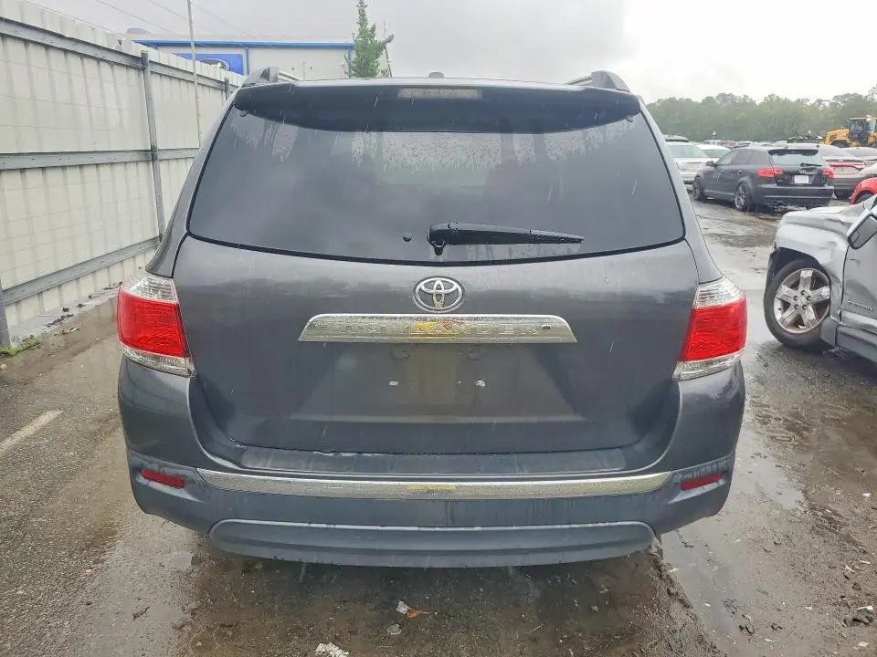 2013 TOYOTA HIGHLANDER LIMITED  