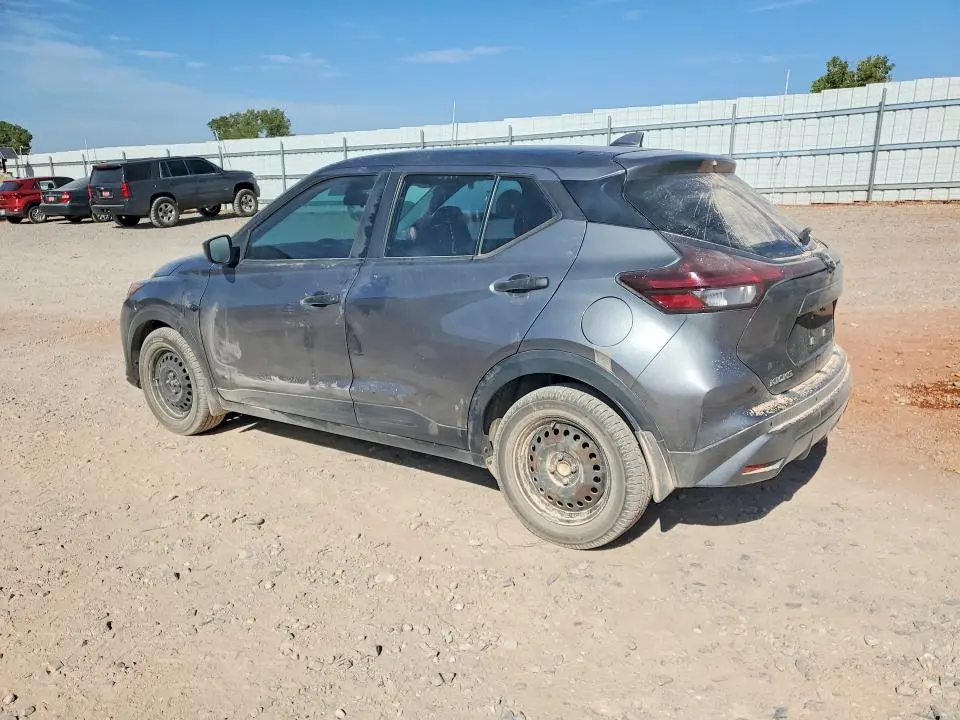 2022 NISSAN KICKS S  