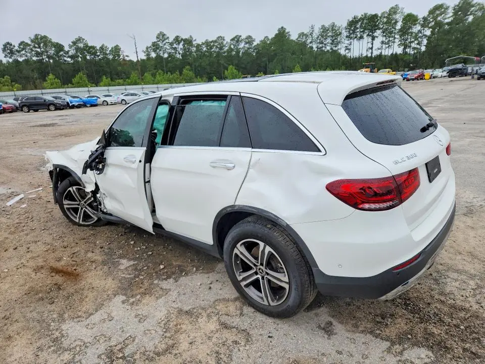 2021 MERCEDES-BENZ GLC 300  