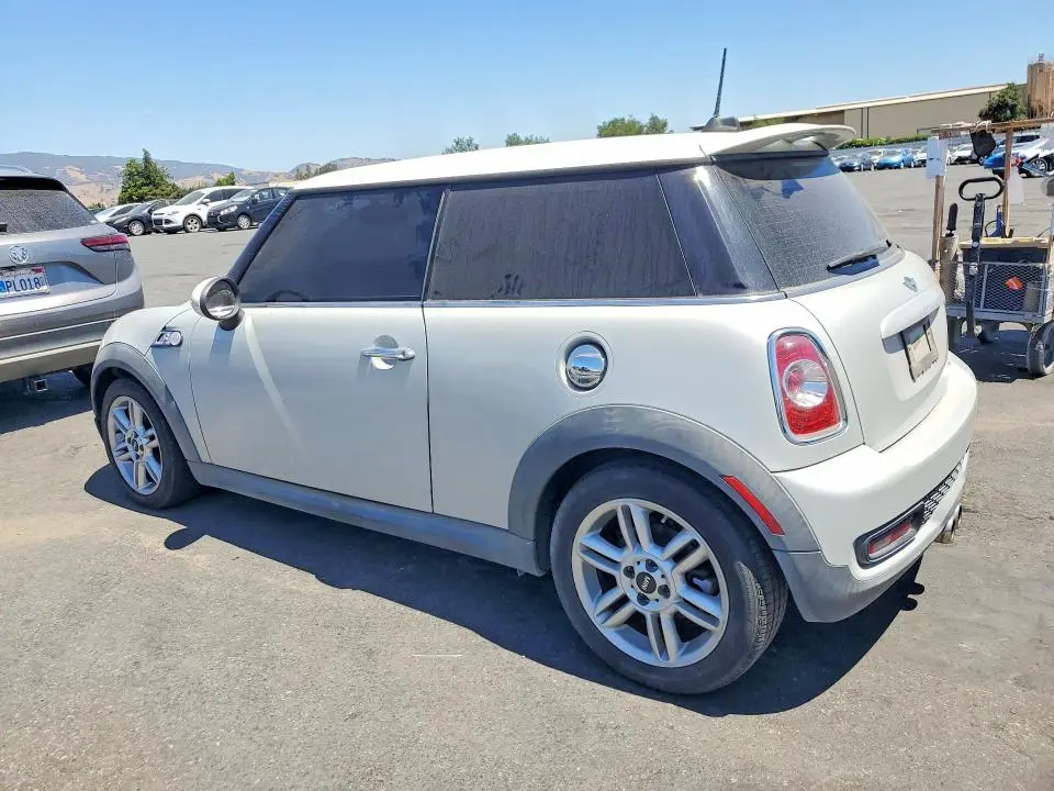 2011 MINI COOPER S  