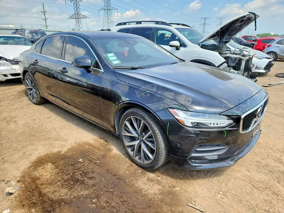 2018 VOLVO S90 T6 MOMENTUM  