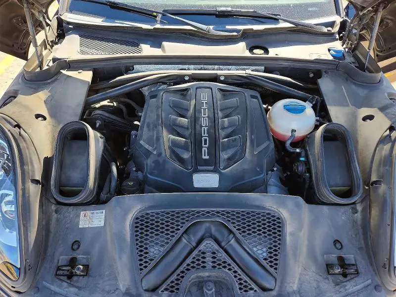 2015 PORSCHE MACAN S  