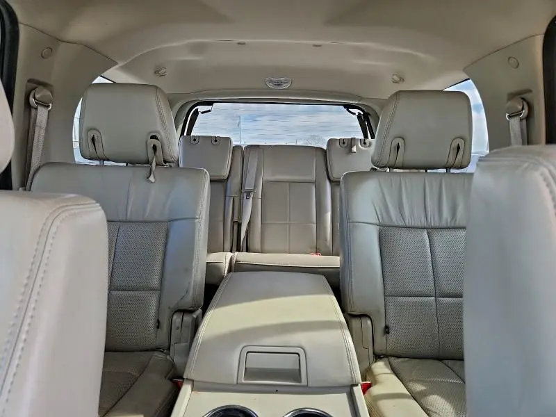 2011 LINCOLN NAVIGATOR   
