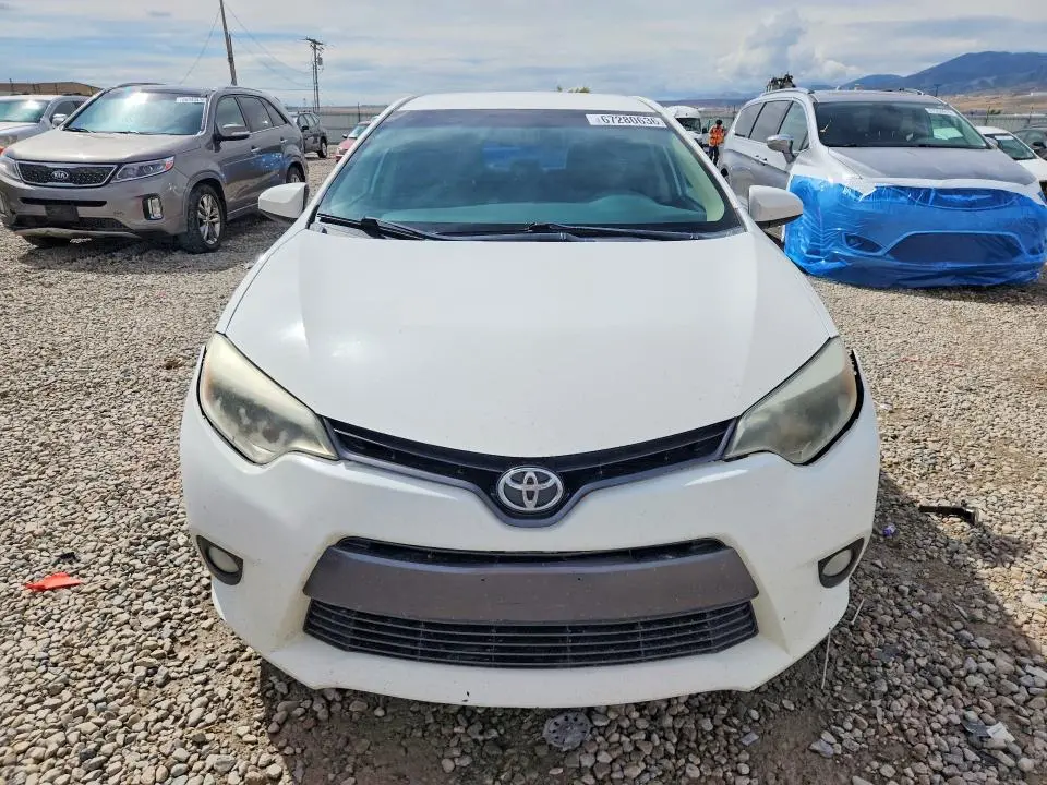 2015 TOYOTA COROLLA LE PLUS  