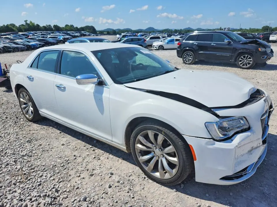 2019 CHRYSLER 300 LIMITED  