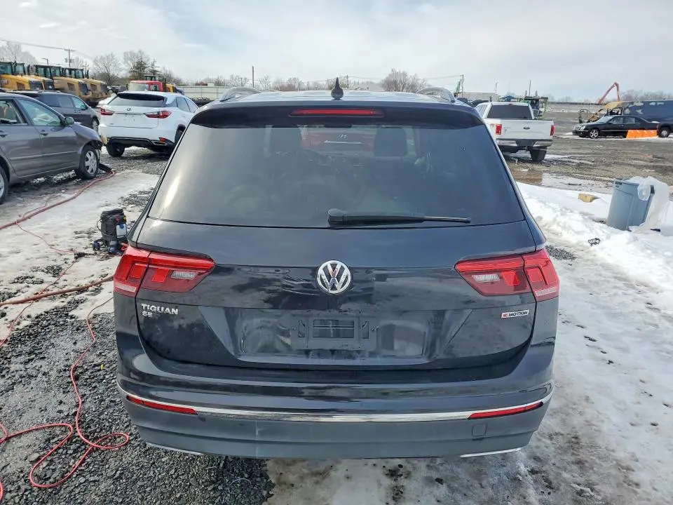 2021 VOLKSWAGEN TIGUAN SE  