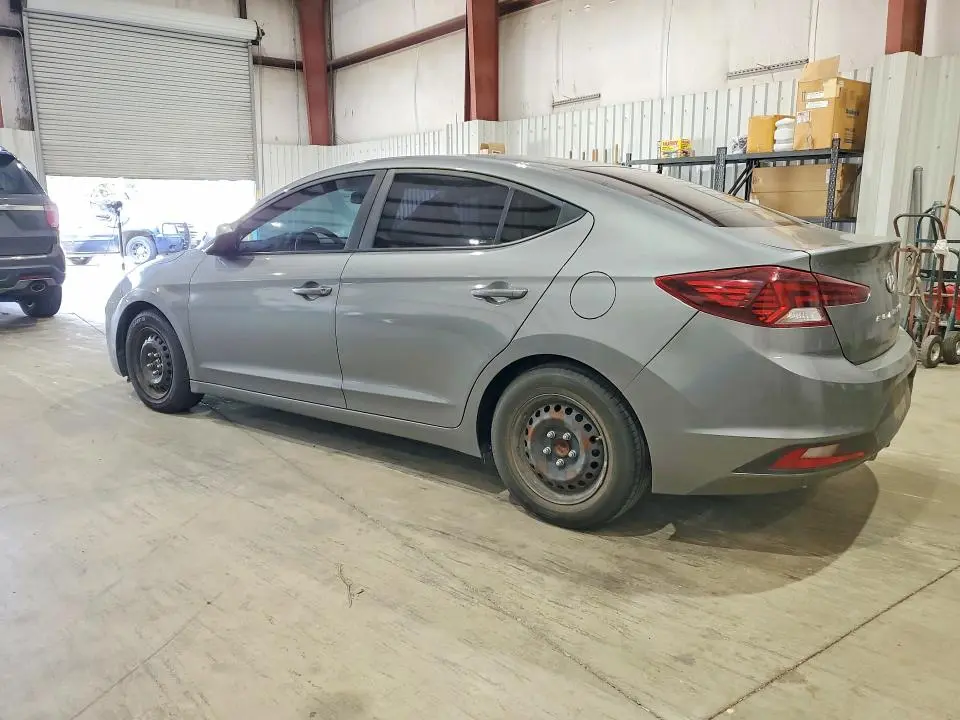 2019 HYUNDAI ELANTRA SE  