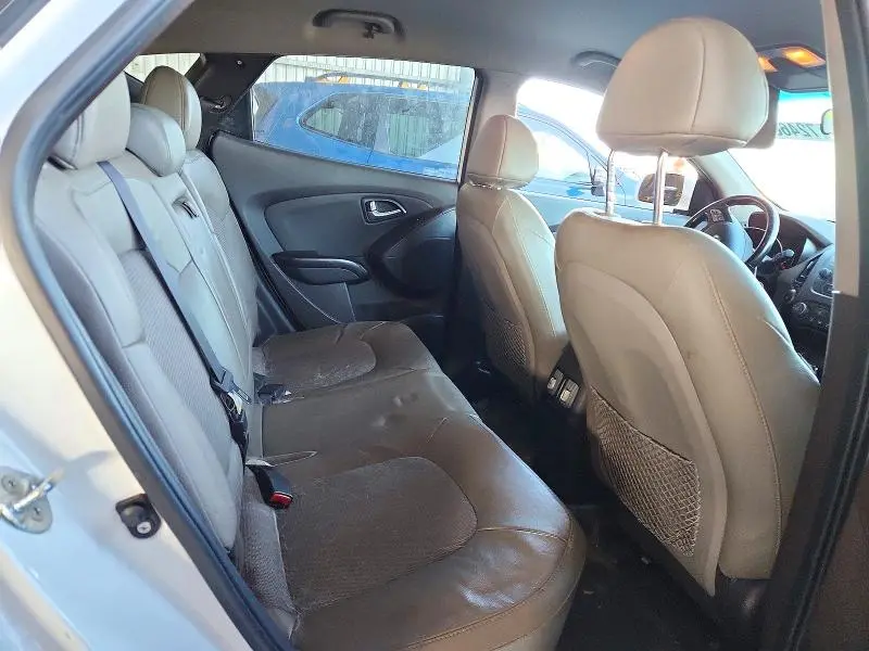 2015 HYUNDAI TUCSON SE  