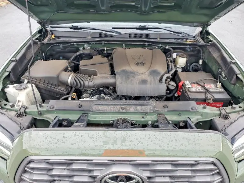 2021 TOYOTA TACOMA SR5 V6  