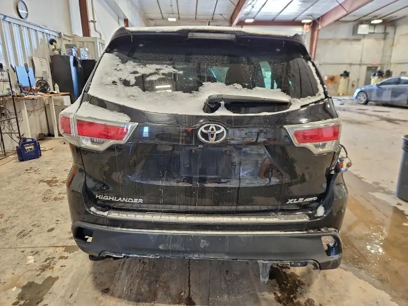 2016 TOYOTA HIGHLANDER XLE  