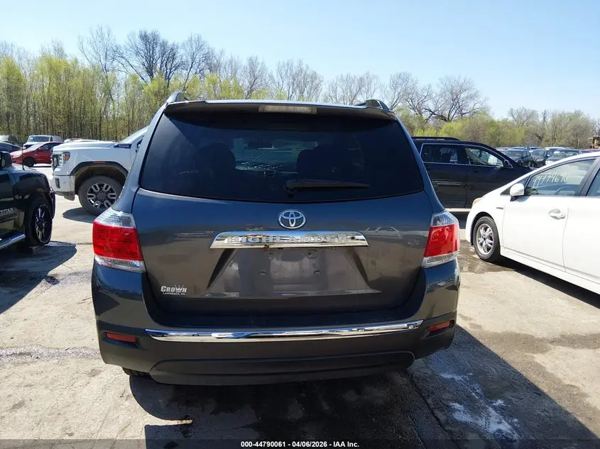 2013 TOYOTA HIGHLANDER BASE PLUS V6