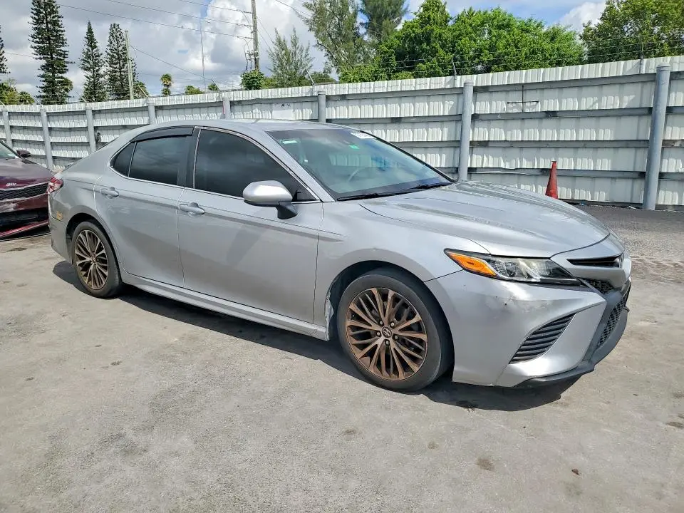 2018 TOYOTA CAMRY SE  