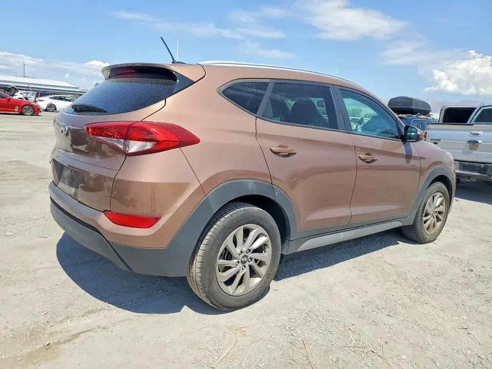 2017 HYUNDAI TUCSON SE  
