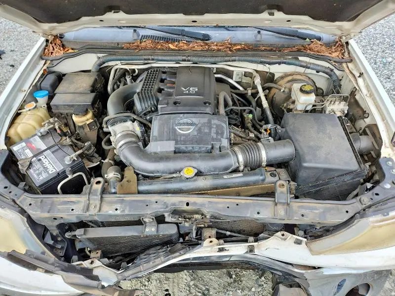 2010 NISSAN FRONTIER SE V6  