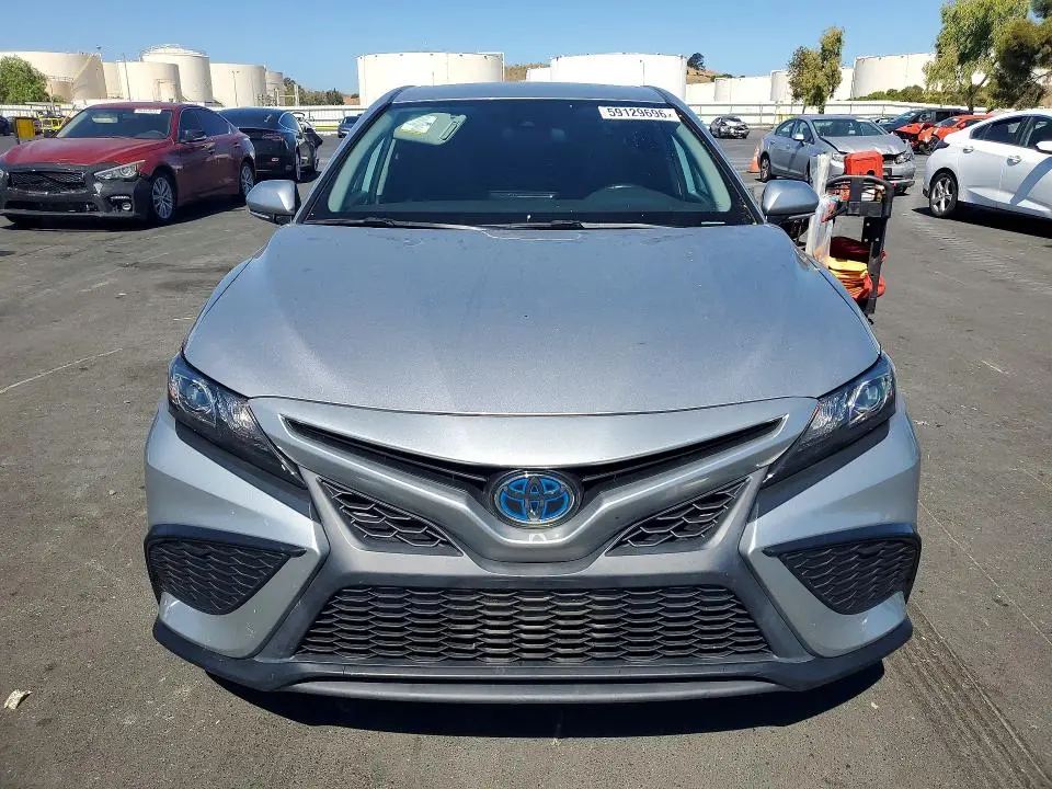 2021 TOYOTA CAMRY SE  