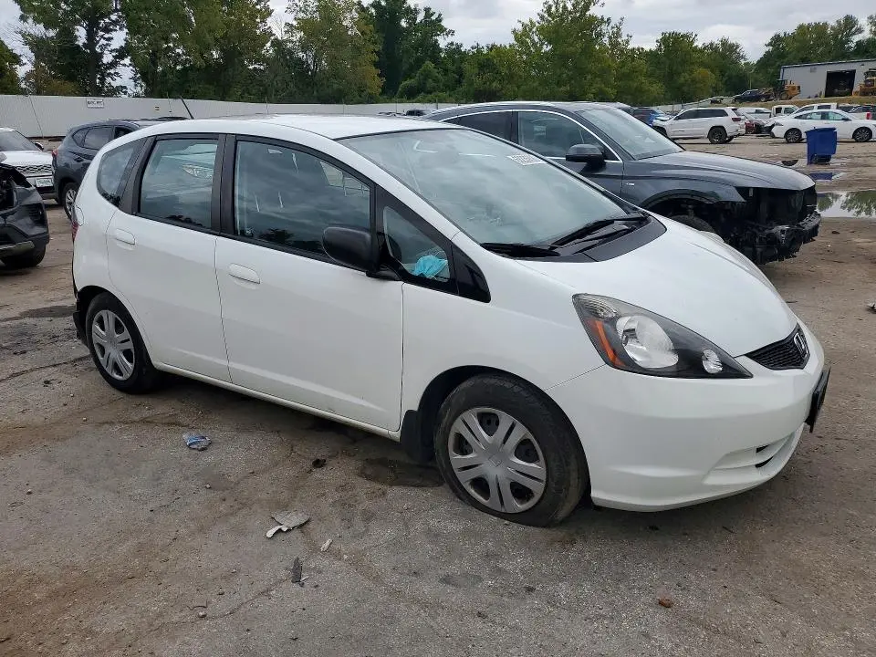 2011 HONDA FIT   