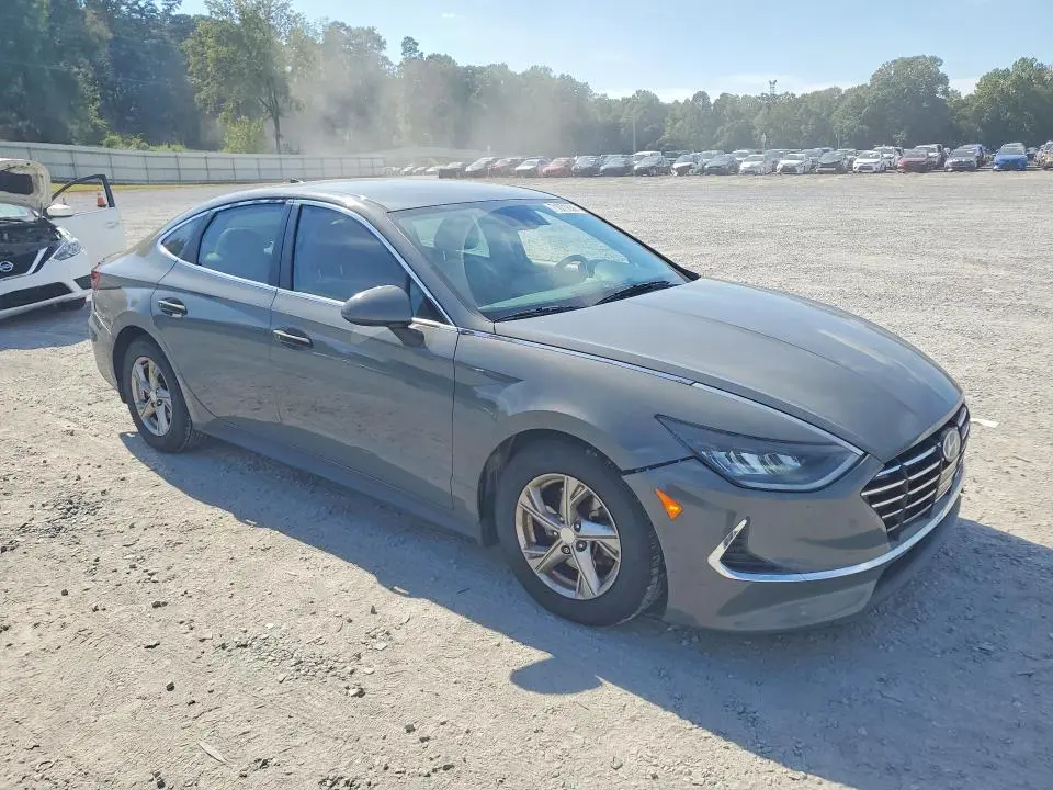 2020 HYUNDAI SONATA SE  