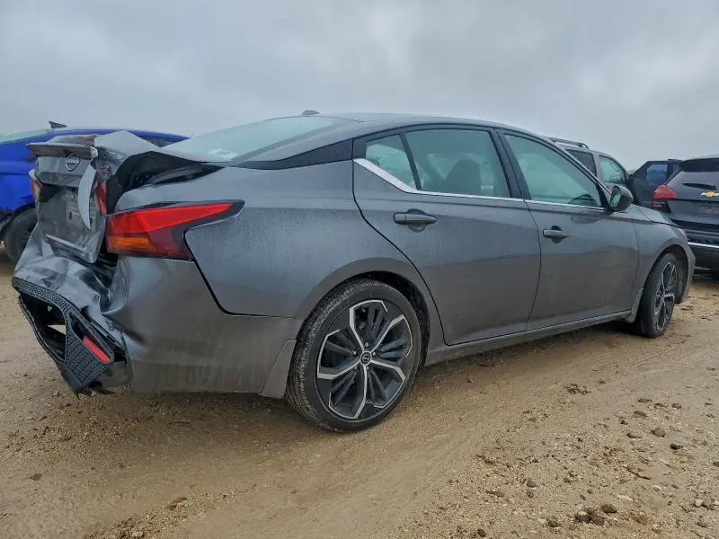 2024 NISSAN ALTIMA SR  