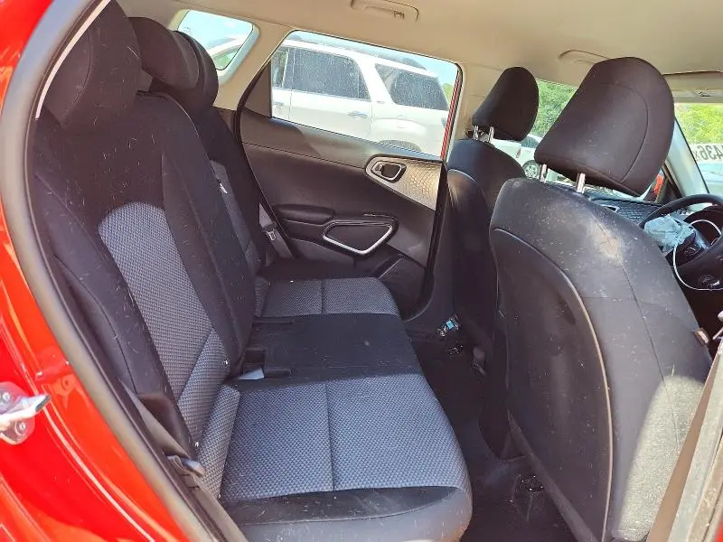 2025 KIA SOUL LX  
